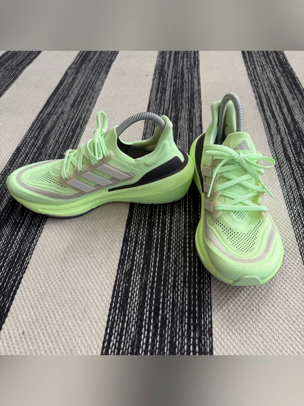 adidas Sneaker Men's Neon Green Ultraboost Light Lime Green Running Shoes Sz 8.5
